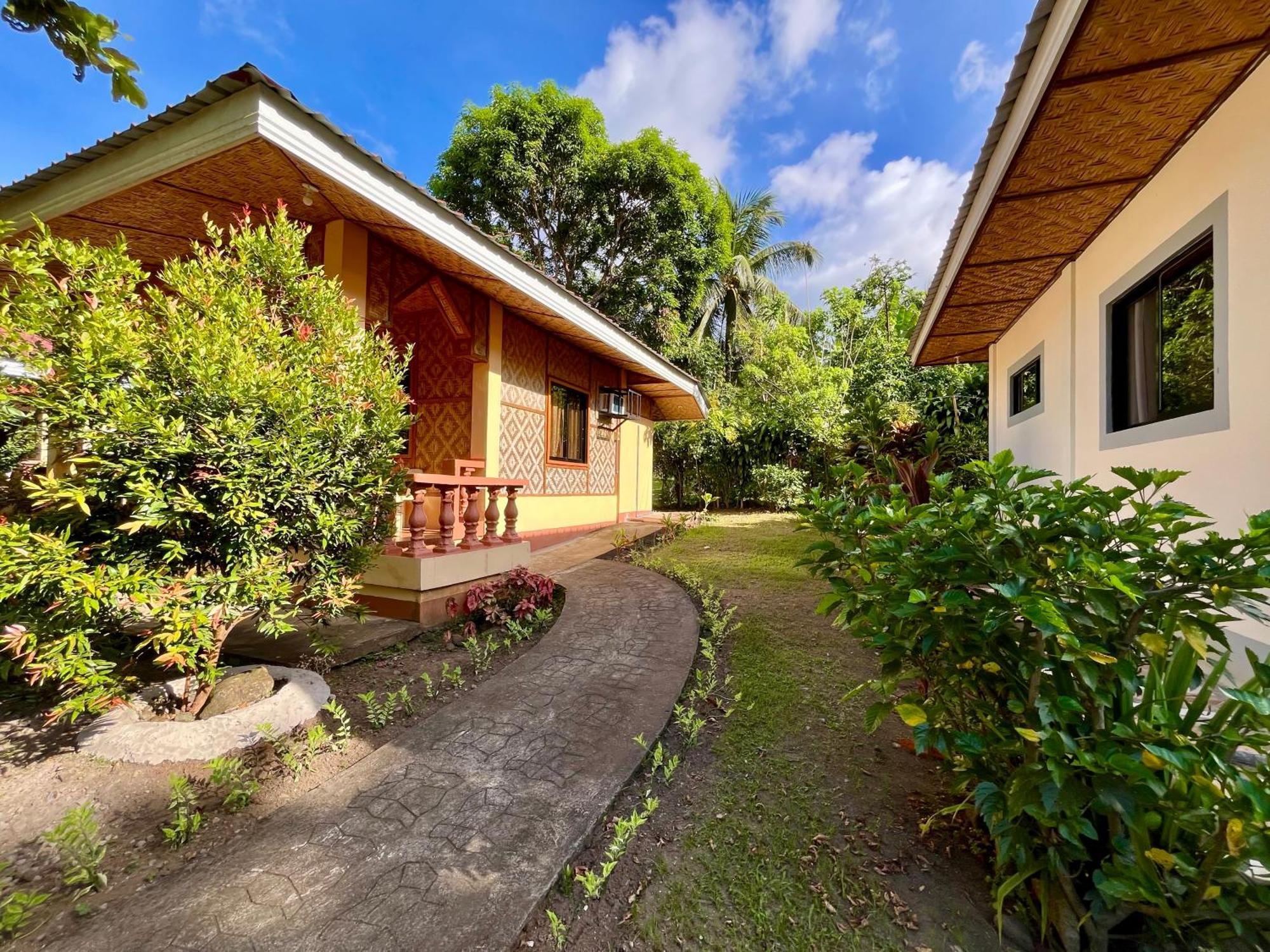 Paco'S Garden Home Stay Mambajao Kültér fotó